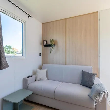 Chalet Caravan On The Coast